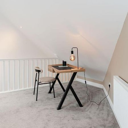 Boutique Apartment - Mazerystays Exley Bagian luar foto