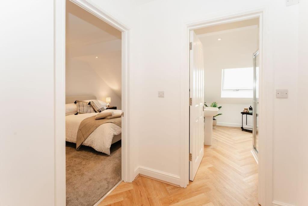 Boutique Apartment - Mazerystays Exley Bagian luar foto