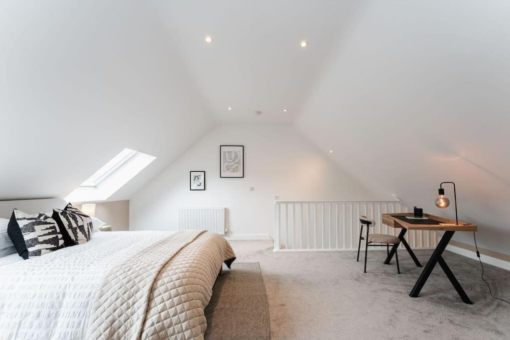Boutique Apartment - Mazerystays Exley Bagian luar foto